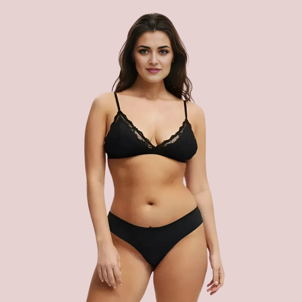 Curve Hug Intimate Set – black lace bralette with soft cups paired with seamless mid-rise panty. Comfortable everyday lingerie set for women by KozyKlicks.
